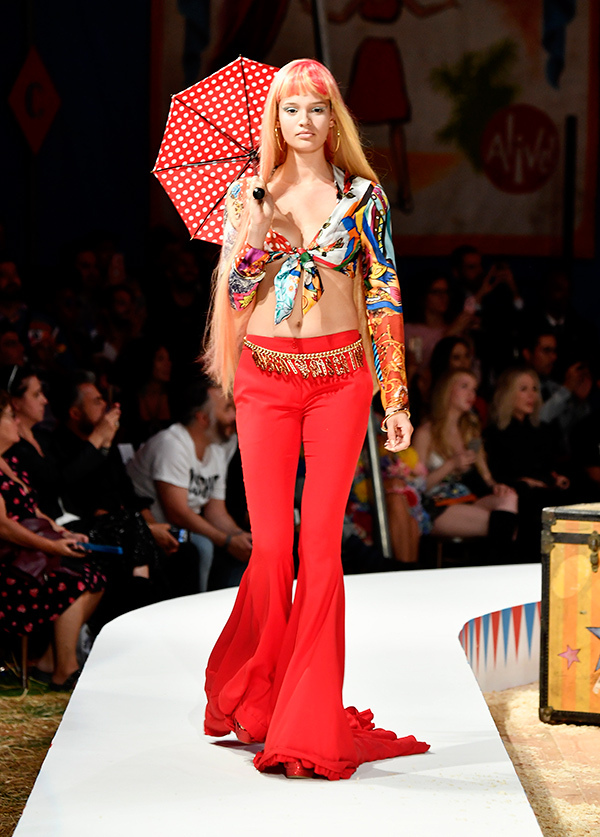 モスキーノ(MOSCHINO) 2019年リゾートウィメンズコレクション  - 写真4