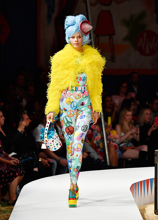 モスキーノ(MOSCHINO) 2019年リゾートウィメンズコレクション  - 写真6