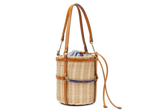 グッチの新作バッグ - "吠えるキャットヘッド"付き、ダブル構造ショルダーバッグなど