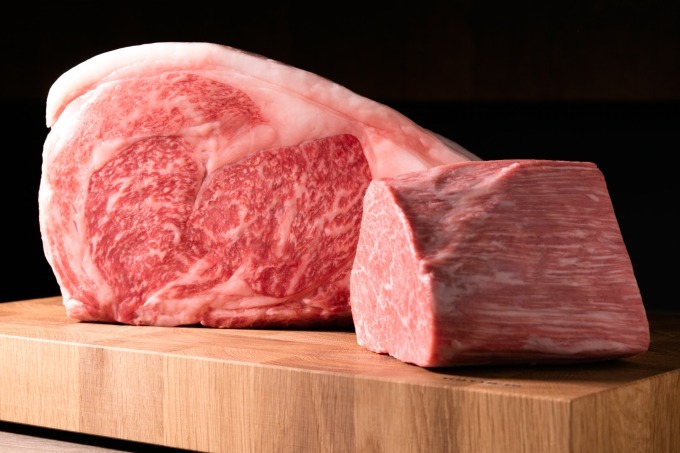 「うしごろエス」銀座にオープン、国産黒毛和牛A5ランクの最高級牛肉を使った肉料理を完全個室で | 写真