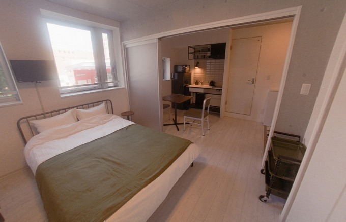 泊まれるアート空間「AOCA KAMINOGE」ジャーナル スタンダードの家具がその場で購入可能｜写真8