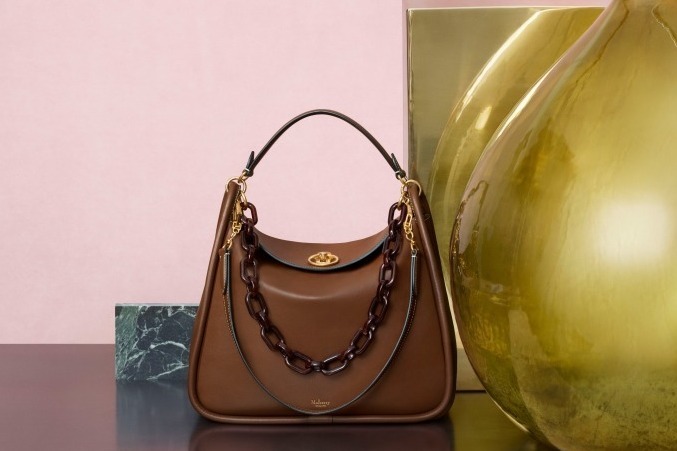 マルベリーの新作ウィメンズバッグ「レイトン」3本のストラップなど遊び心のあるデザイン