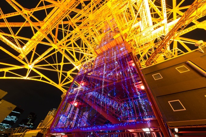 東京タワー 天の川イルミネーション 上空150mの夜景と共に楽しむ幻想的な空間 外階段もライトアップ ファッションプレス 東京タワー 天の川イルミネーション 上空150mの夜景と共に楽しむ幻想的な空間 外階段もライトアップ ファッションプレス