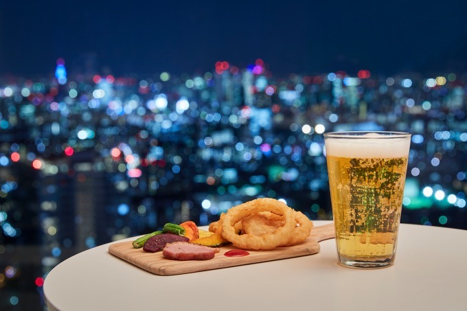 「空よい Bar」が池袋にオープン - 東京の夜景とお酒を同時に、展望台で花火大会も | 写真