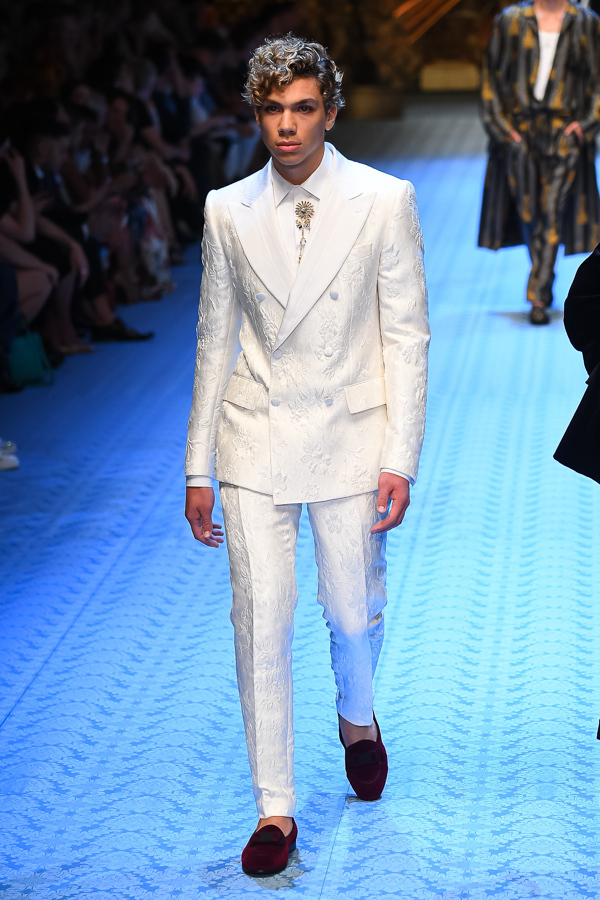 写真31 42 メンズ 白のダブルジャケットを使ったコーディネート着用 コレクションルックギャラリー ファッションプレス
