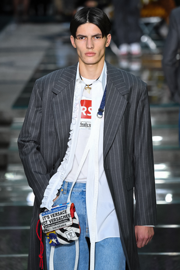 ヴェルサーチェ 2019年春夏<span>コレクション</span> - 写真3
