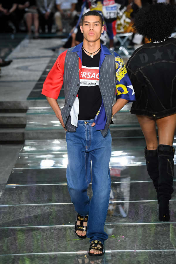 ヴェルサーチェ 2019年春夏<span>コレクション</span> - 写真11