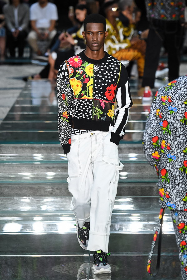 ヴェルサーチェ(VERSACE) 2019年春夏ウィメンズ&メンズコレクション  - 写真31