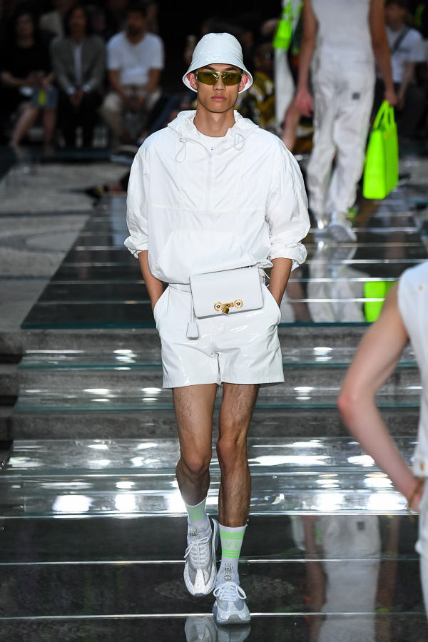 ヴェルサーチェ 2019年春夏<span>コレクション</span> - 写真44