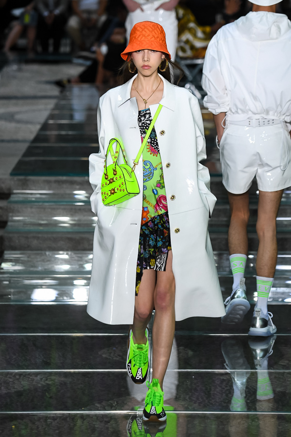 ヴェルサーチェ(VERSACE) 2019年春夏ウィメンズ&メンズコレクション  - 写真45