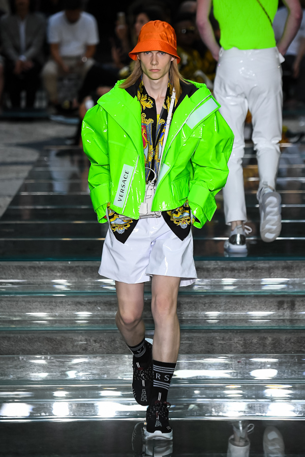 ヴェルサーチェ(VERSACE) 2019年春夏ウィメンズ&メンズコレクション  - 写真48