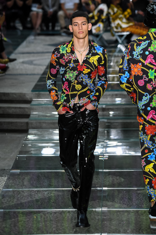 ヴェルサーチェ(VERSACE) 2019年春夏ウィメンズ&メンズコレクション  - 写真58