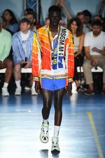 MSGM 2019年春夏メンズコレクション - プレイフルな試合観戦ならぬ“ファッション観戦”｜写真35