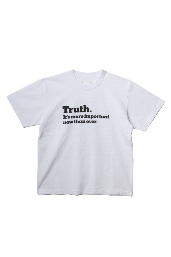sacai×NYタイムズ紙「Truth」”ジャーナリズムの自由”をＴシャツやフーディで表明｜写真13