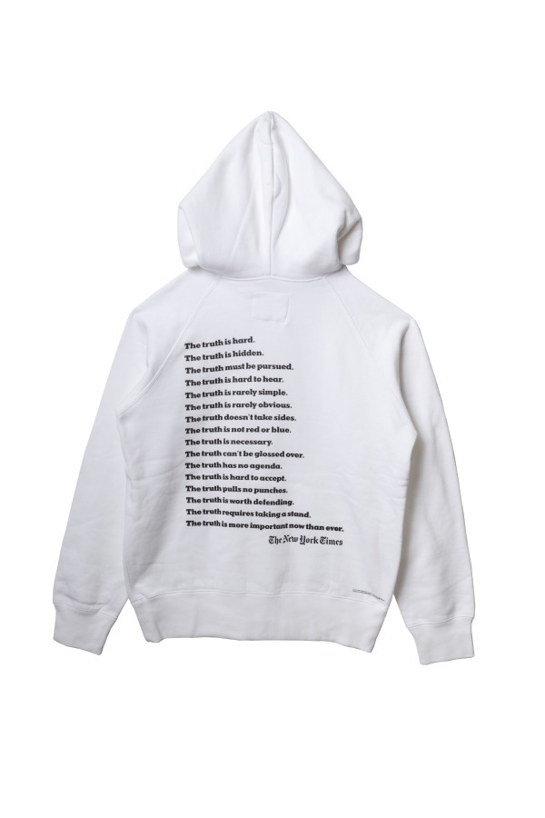 sacai×NYタイムズ紙「Truth」”ジャーナリズムの自由”をTシャツ