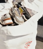 アディダス オリジナルス×アレキサンダー ワンコラボ“永久に消えないシワ”加工ウェアや女性用ドレス｜写真30