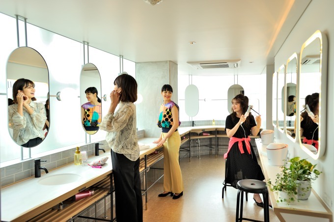 女性専用宿「カフェテル」京都三条に、グランピング気分が味わえる客室＆美容グッズも満載｜写真8