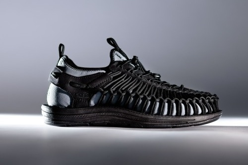 ブーティ｜ヴァイナルアーカイブとキーンのコラボシューズ、ブラック×アスファルト着想のグレー