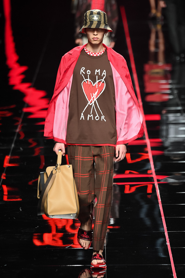 フェンディ(FENDI) 2019年春夏ウィメンズ&メンズコレクション  - 写真25