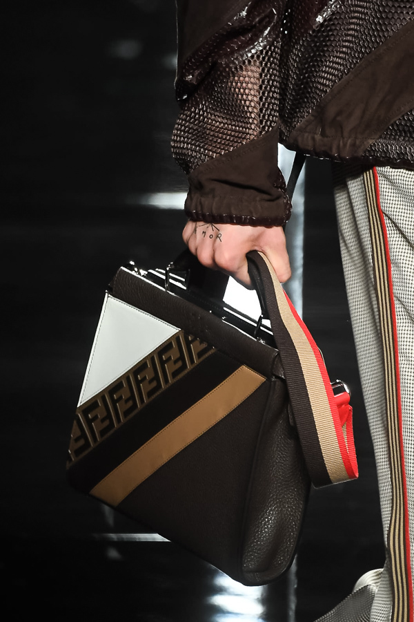 フェンディ(FENDI) 2019年春夏ウィメンズ&メンズコレクション  - 写真30