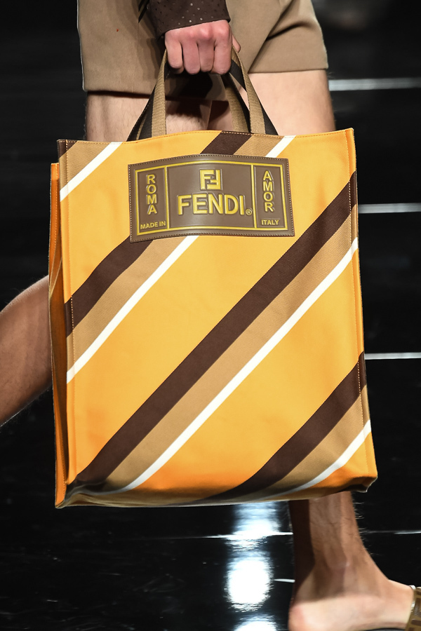 フェンディ(FENDI) 2019年春夏ウィメンズ&メンズコレクション  - 写真36