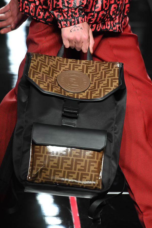 フェンディ(FENDI) 2019年春夏ウィメンズ&メンズコレクション  - 写真40