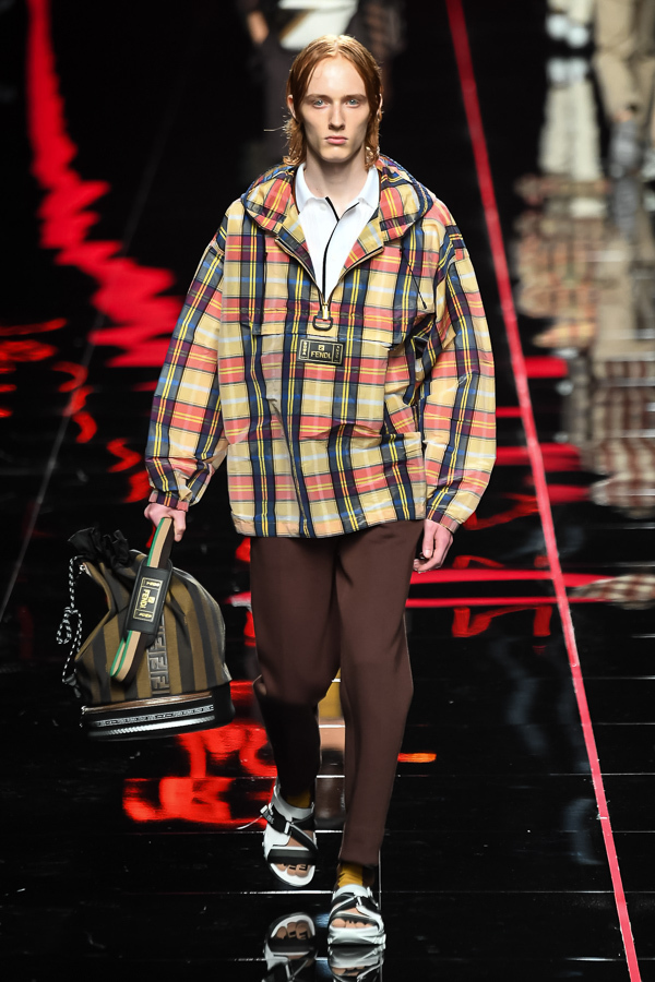 フェンディ(FENDI) 2019年春夏ウィメンズ&メンズコレクション  - 写真56