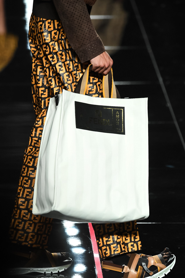 フェンディ(FENDI) 2019年春夏ウィメンズ&メンズコレクション  - 写真75