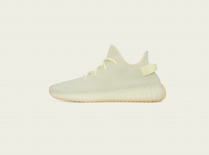 アディダス カニエ ウエストのスニーカー Yeezy Boost 350 V2 新色バターカラー ファッションプレス