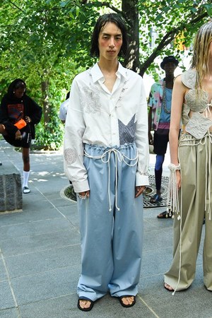 アンブッシュ 2019年春夏コレクション - 潮の流れ、人生の歩みにリンクする服｜写真28