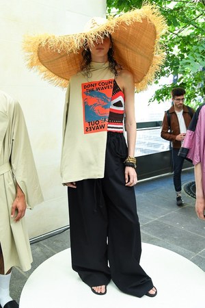 アンブッシュ 2019年春夏コレクション - 潮の流れ、人生の歩みにリンクする服｜写真34