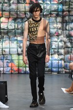 コモン スウェーデン 2019年春夏コレクション - ものの溢れる現代で、服の大儀を探して｜写真5