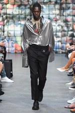 コモン スウェーデン 2019年春夏コレクション - ものの溢れる現代で、服の大儀を探して｜写真14