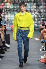 コモン スウェーデン 2019年春夏コレクション - ものの溢れる現代で、服の大儀を探して｜写真25