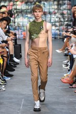 コモン スウェーデン 2019年春夏コレクション - ものの溢れる現代で、服の大儀を探して｜写真32