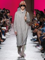 ヴァレンティノ 2019年春夏メンズコレクション - 新旧ロゴで構築するラグジュアリーストリート｜写真40