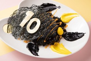 キャプテン翼 原宿カワイイ モンスター カフェ 背番号を配したカツバーガーやサッカーボールのムース ファッションプレス キャプテン翼 原宿カワイイ モンスター カフェ 背番号を配したカツバーガーやサッカーボールのムース ファッションプレス