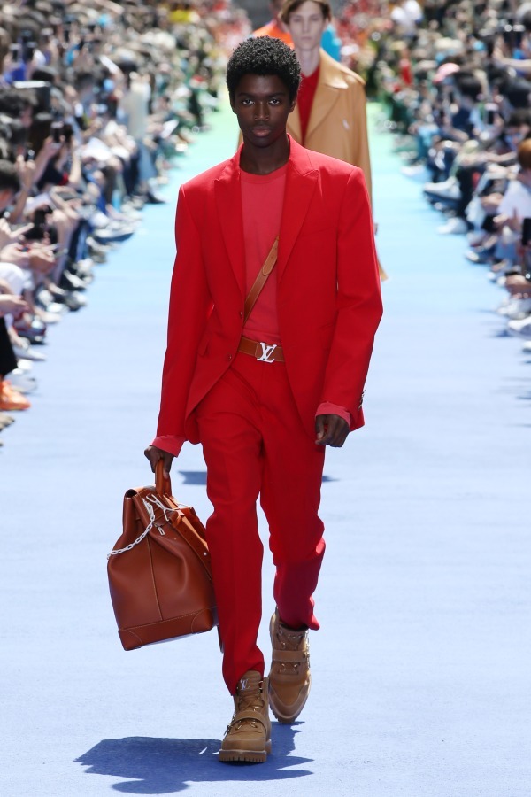 メンズ 赤のテイラードジャケットを使ったコーディネート ファッションプレス