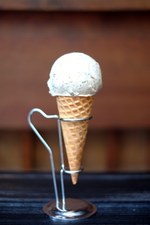 カフェ キツネの夏季限定ジェラート、日本独自の砂糖“和三盆”を使った濃厚ミルクなど3種｜写真5