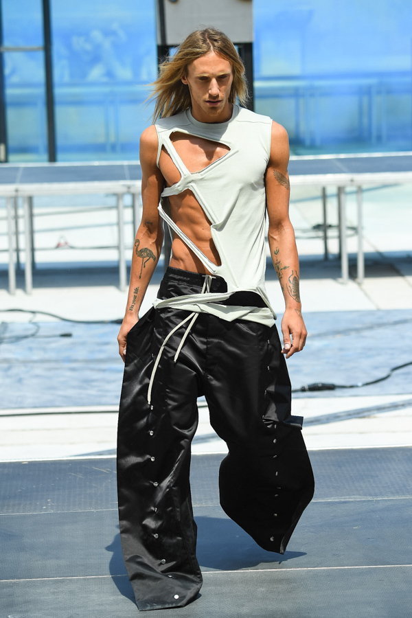 リック・オウエンス(Rick Owens) 2019年春夏メンズコレクション シルエット - 写真2