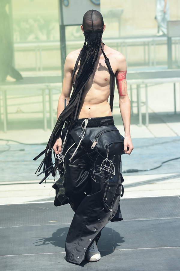 リック・オウエンス(Rick Owens) 2019年春夏メンズコレクション  - 写真26