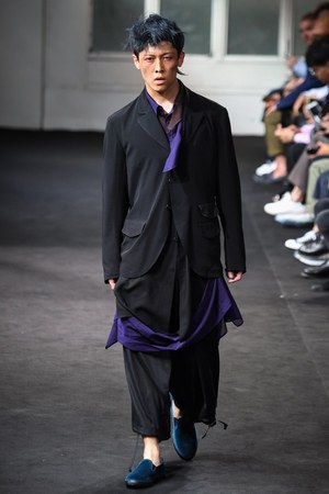 ヨウジヤマモト 19年春夏メンズコレクション - 奥ゆかしき黒に