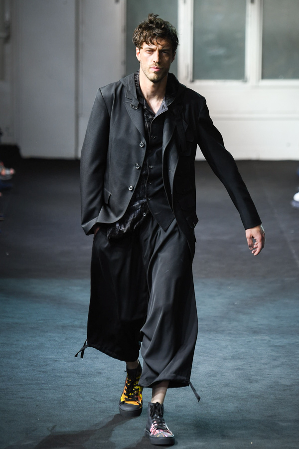 ヨウジヤマモト(Yohji Yamamoto) 2019年春夏メンズコレクション ...