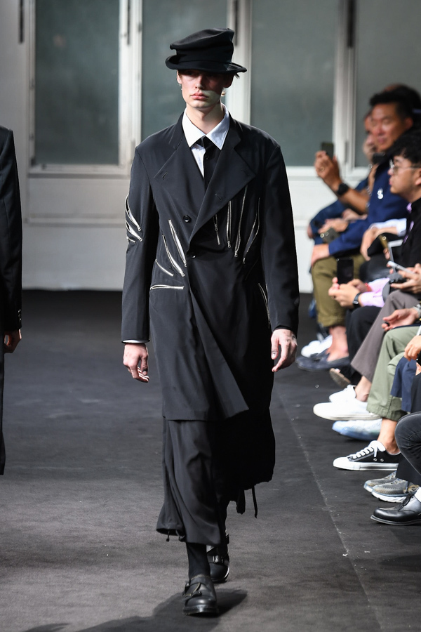 ヨウジヤマモト(Yohji Yamamoto) 2019年春夏メンズコレクション  - 写真15