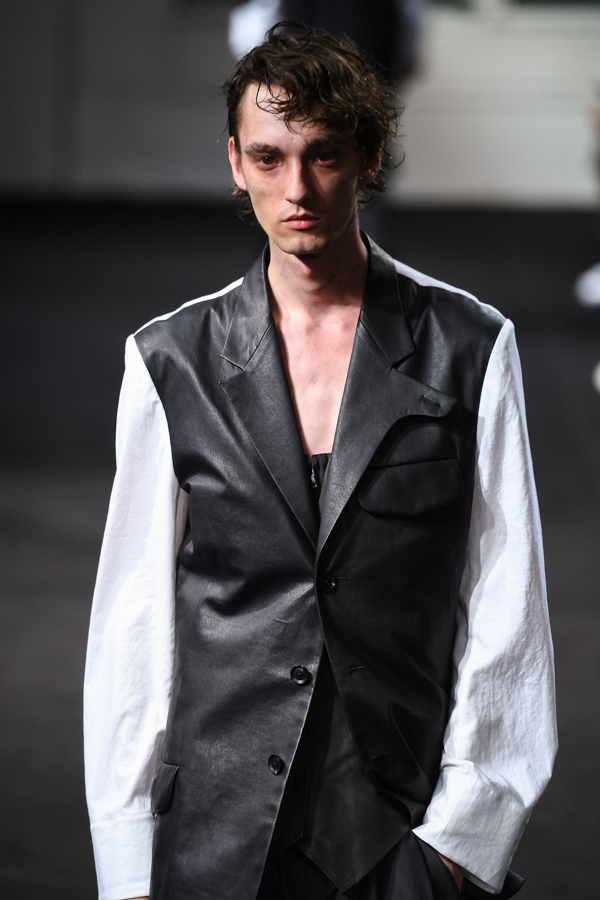 ヨウジヤマモト(Yohji Yamamoto) 2019年春夏メンズコレクション  - 写真29