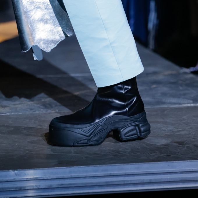 アディダス バイ ラフ・シモンズ(adidas by Raf Simons) オズウィーゴ｜写真3