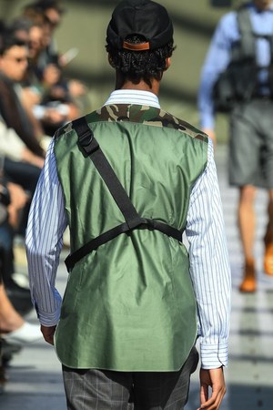 コム デ ギャルソン・ジュンヤ ワタナベ マン 19年春夏コレクション - 実用的ミリタリーの順応性｜写真13