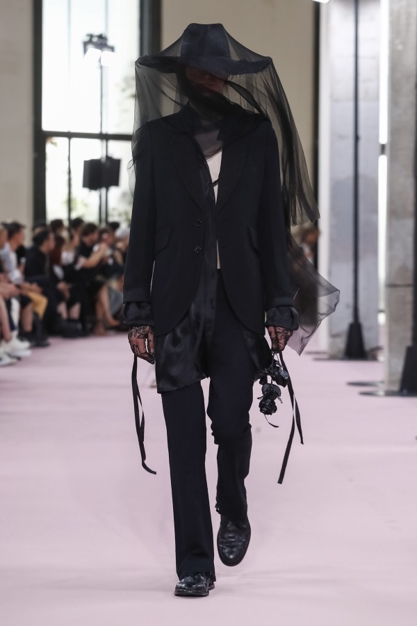 アン ドゥムルメステール(ANN DEMEULEMEESTER) 2019年春夏ウィメンズ&メンズコレクション  - 写真1