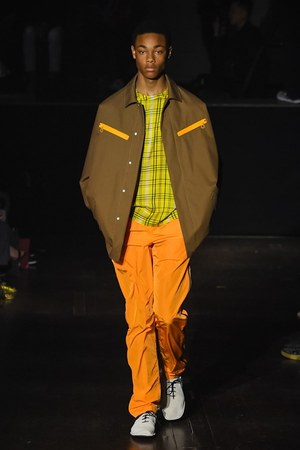 ケンゾー 2019年春夏メンズコレクション - 古典的スーツにロマンティックな創造を｜写真7