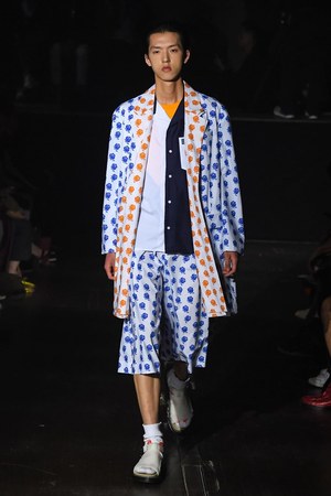 ケンゾー 2019年春夏メンズコレクション - 古典的スーツにロマンティックな創造を｜写真11